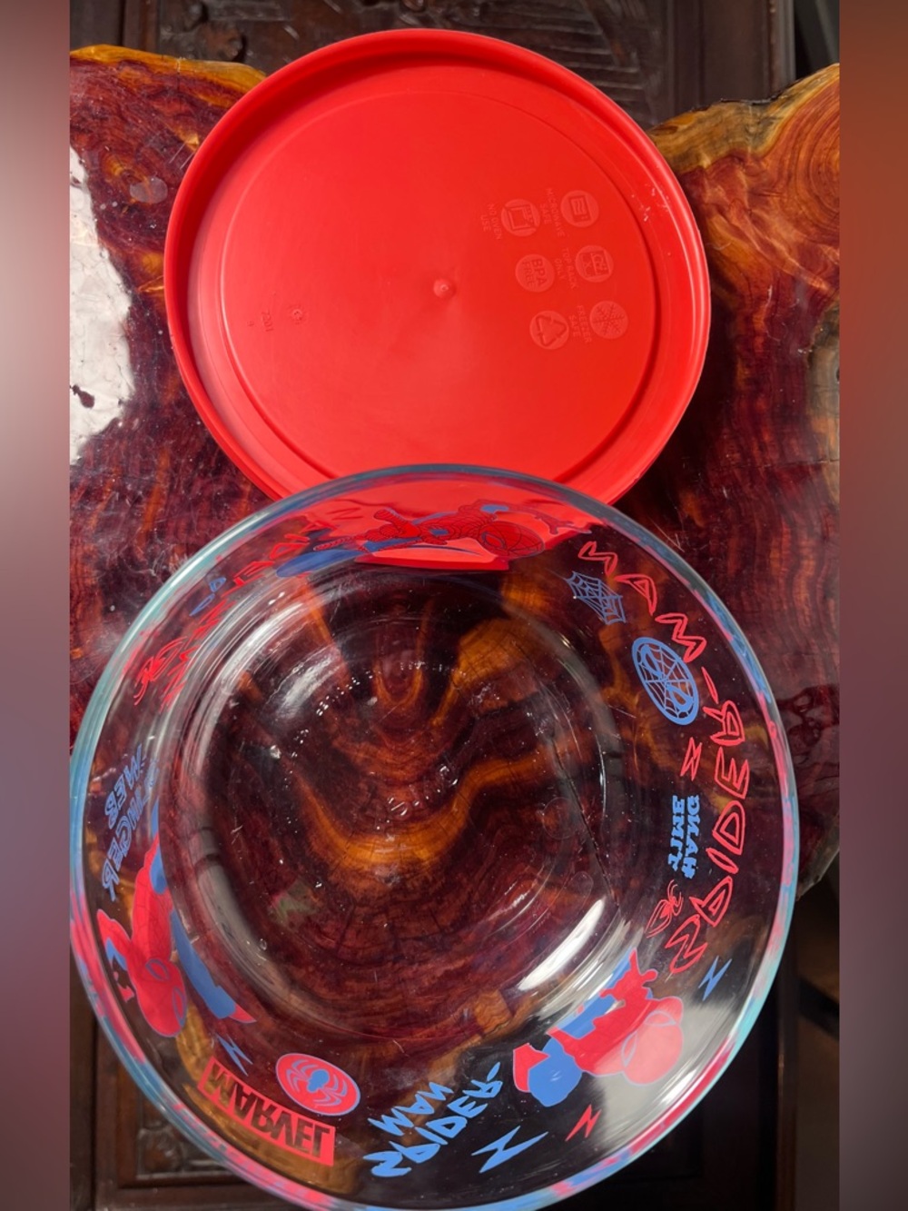 Pyrex Spider-Man Red & Blue Glass Storage Bowl - Picture 5 of 10